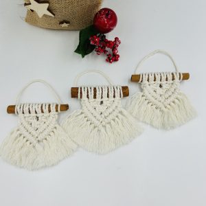 Zestaw trzech cynamonowych zawieszek makramowych na choinkę - 2