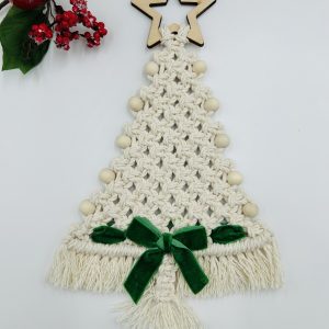Choinka makramowa na drewnianej gwiazdce – 29x16 cm