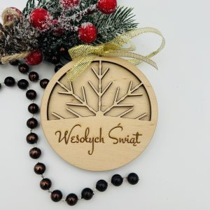 Personalizowana zawieszka – okrągła bombka ze sklejki ze śnieżynką