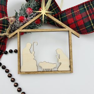 Zawieszka Szopka ze Świętą Rodziną – drewniana dekoracja warstwowa