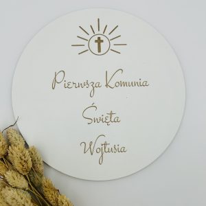 Tablica powitalna z okazji Pierwszej Komunii Świętej – biała, grawerowana, personalizowana